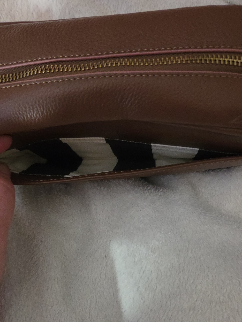 NWOT R. Riveter Jane Camera Bag In Brown Pebbled Leather Pink Edging - Picture 2 of 5